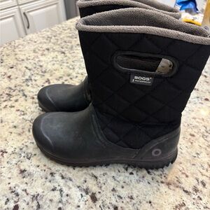 Bogs Black Quilted Waterproof Winter Boots with Gray Trim